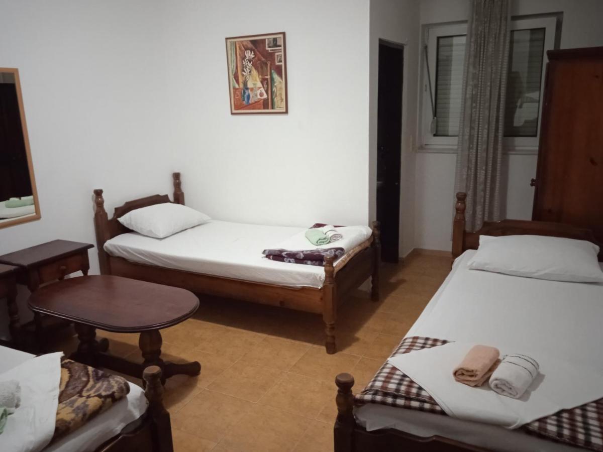 Apartments Regina Сутоморе Екстериор снимка