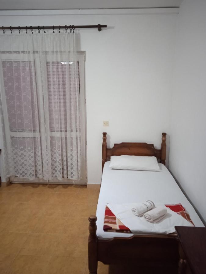 Apartments Regina Сутоморе Екстериор снимка